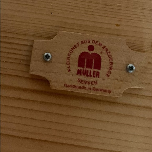 Handmade 4-Tier Christmas Pyramid Müller Kleinkunst Seiffen/Germany - Picture 7 of 9